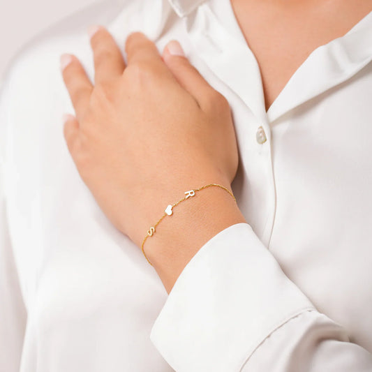 Personalizovaný náramok s otočenou iniciálou