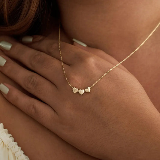 Personalizovaný náhrdelník so srdcom a iniciálou