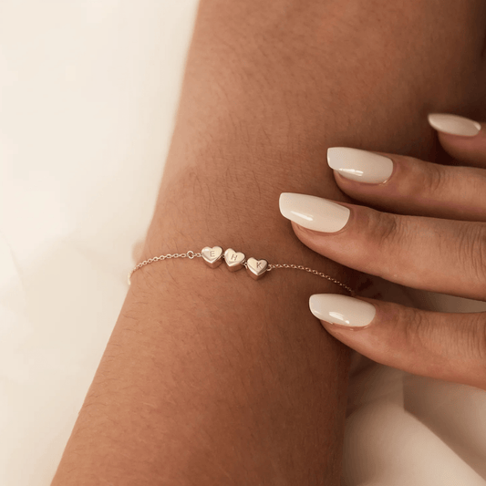 Personalizovaný náramok so srdcom a iniciálou