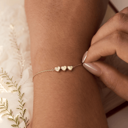 Personalizovaný náramok so srdcom a iniciálou